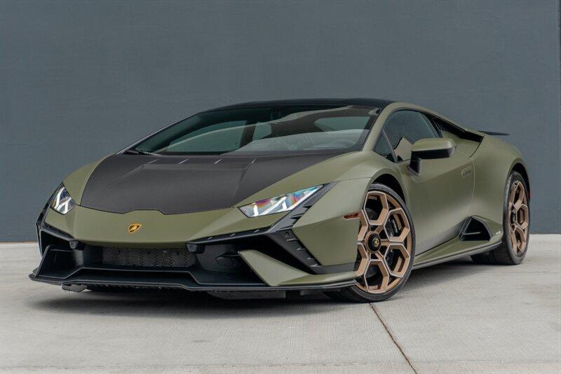 2023 Lamborghini Huracan Tecnica photo 2