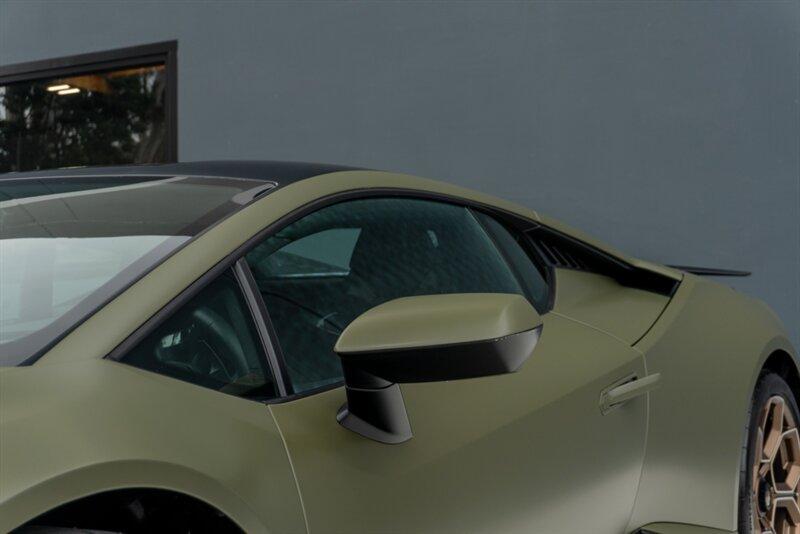 2023 Lamborghini Huracan Tecnica photo 22