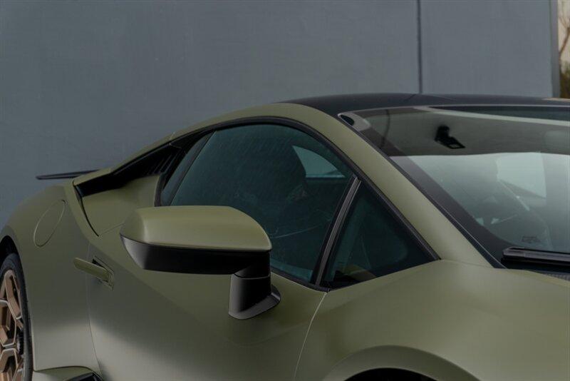 2023 Lamborghini Huracan Tecnica photo 23