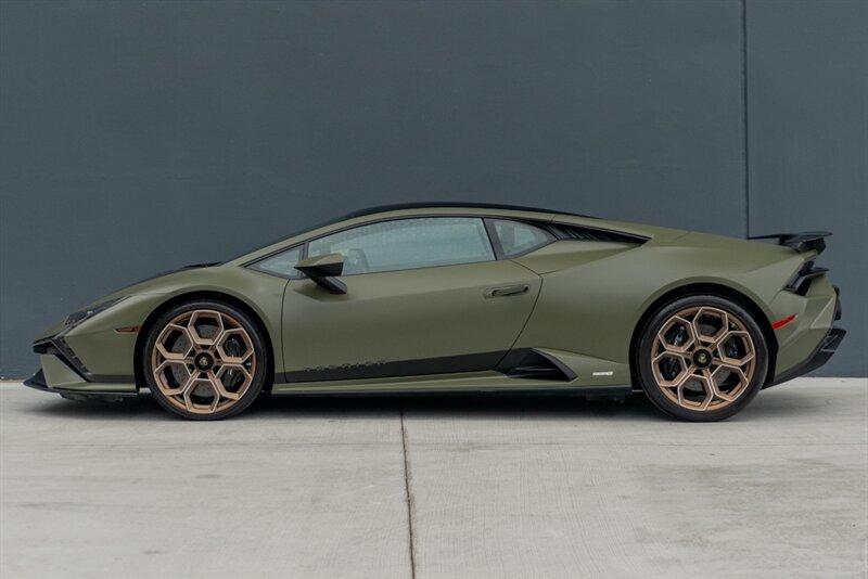 2023 Lamborghini Huracan Tecnica photo 3