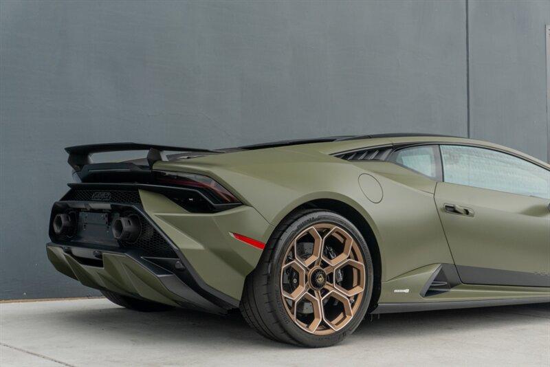2023 Lamborghini Huracan Tecnica photo 32