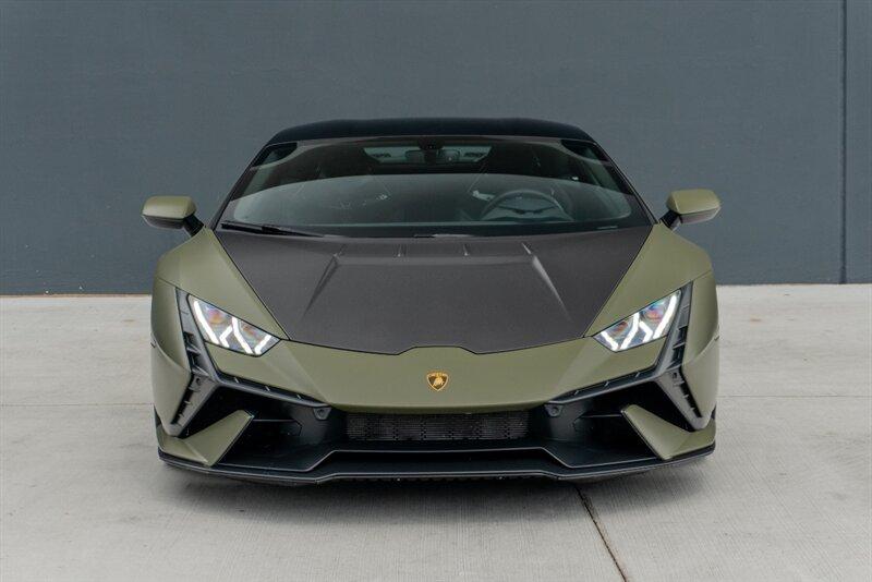 2023 Lamborghini Huracan Tecnica photo 4