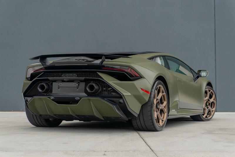 2023 Lamborghini Huracan Tecnica photo 6