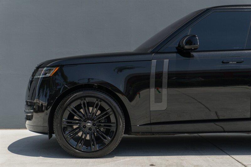 2023 Land Rover Range Rover SE photo 20