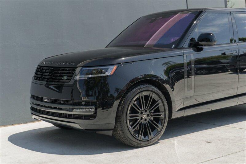 2023 Land Rover Range Rover SE photo 22