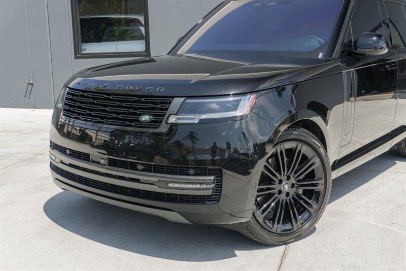 2023 Land Rover Range Rover SE photo 27