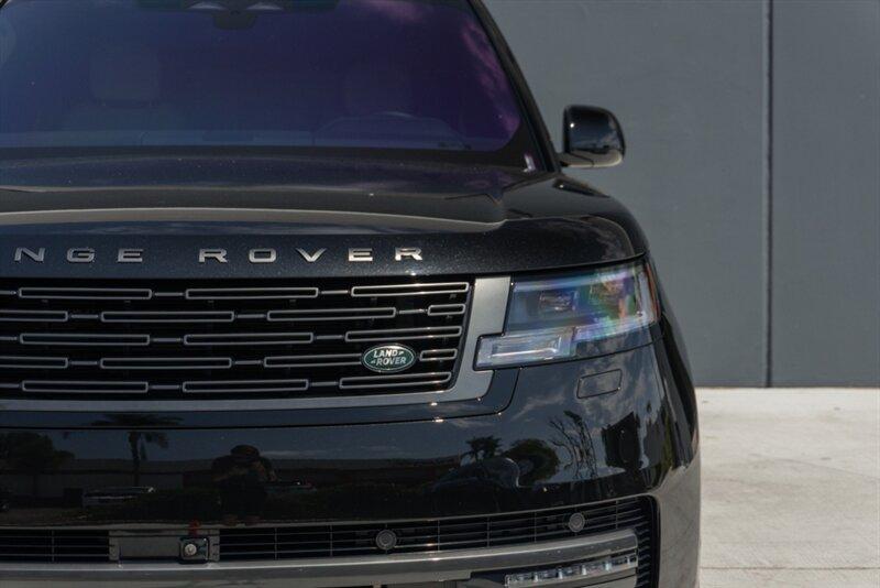 2023 Land Rover Range Rover SE photo 28