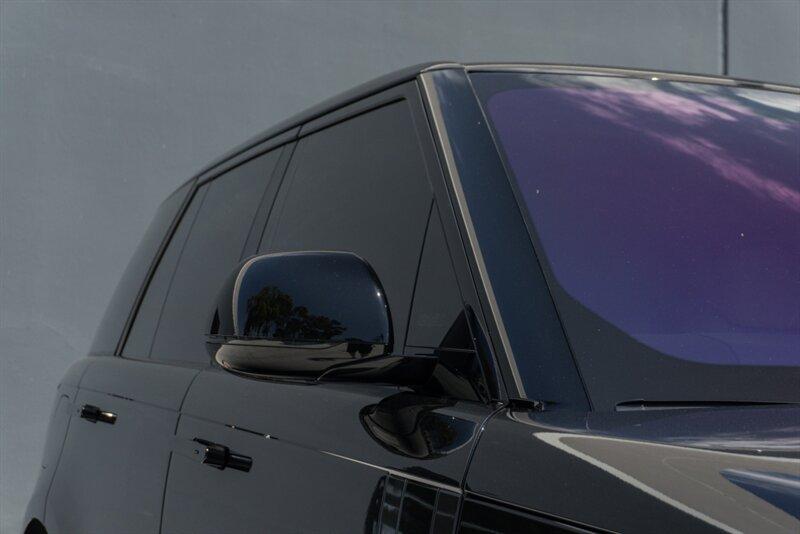 2023 Land Rover Range Rover SE photo 30