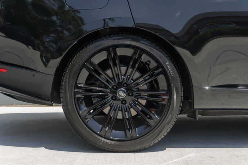 2023 Land Rover Range Rover SE photo 35