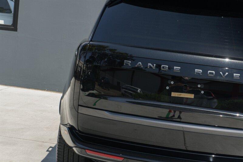 2023 Land Rover Range Rover SE photo 39
