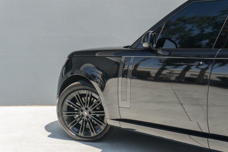 2023 Land Rover Range Rover SE photo 42