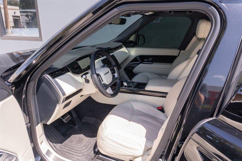 2023 Land Rover Range Rover SE photo 43