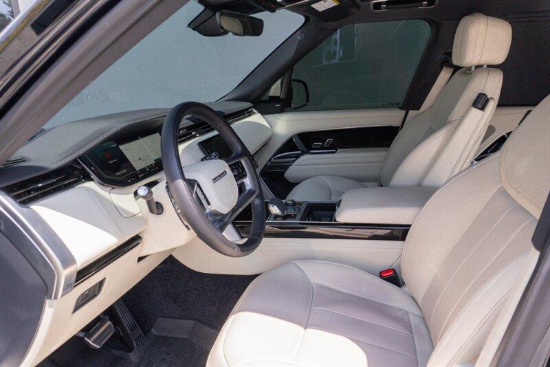2023 Land Rover Range Rover SE photo 44