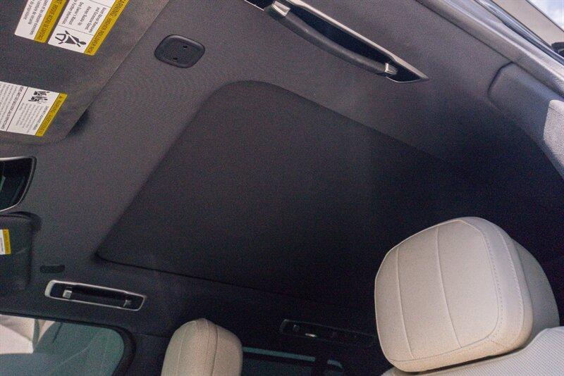2023 Land Rover Range Rover SE photo 47