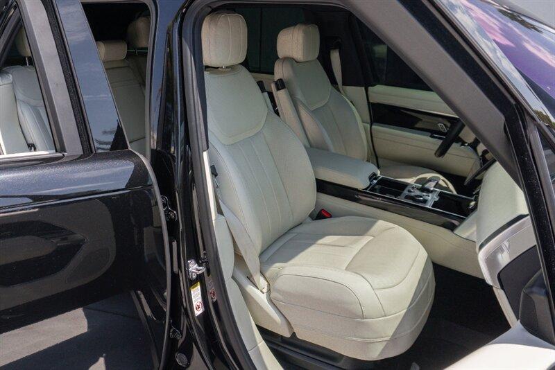 2023 Land Rover Range Rover SE photo 48