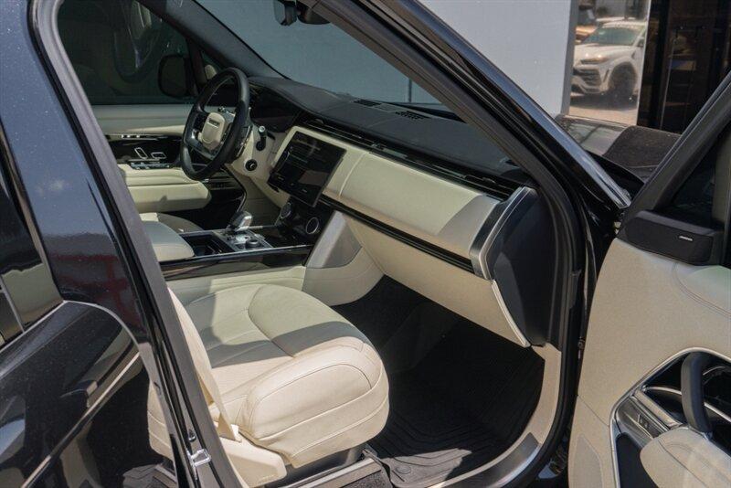 2023 Land Rover Range Rover SE photo 50