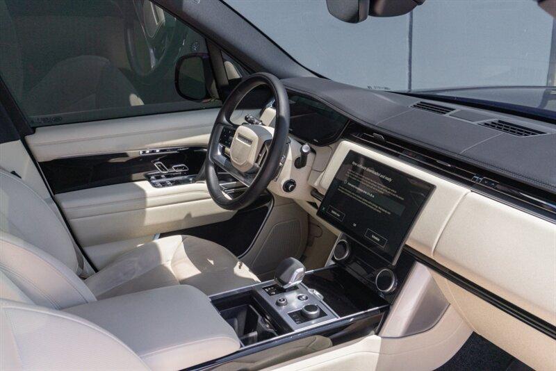 2023 Land Rover Range Rover SE photo 51