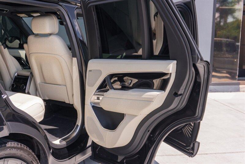 2023 Land Rover Range Rover SE photo 53