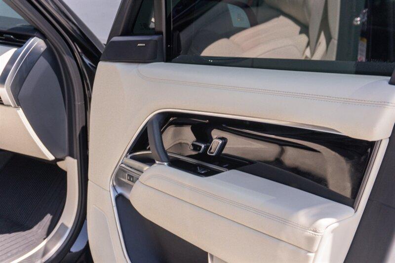 2023 Land Rover Range Rover SE photo 55