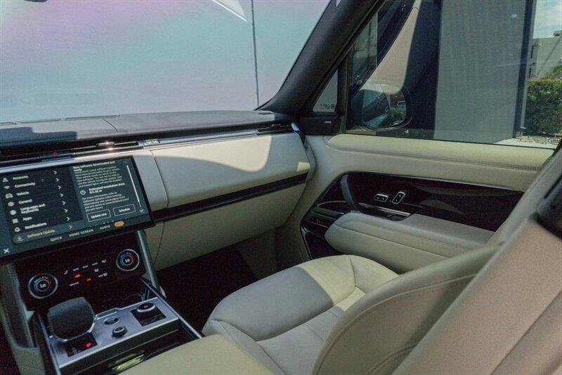 2023 Land Rover Range Rover SE photo 60