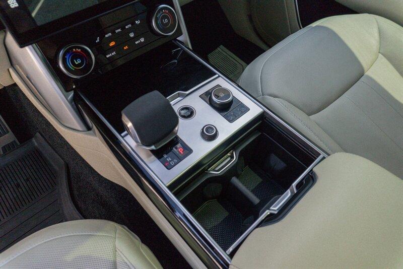 2023 Land Rover Range Rover SE photo 65