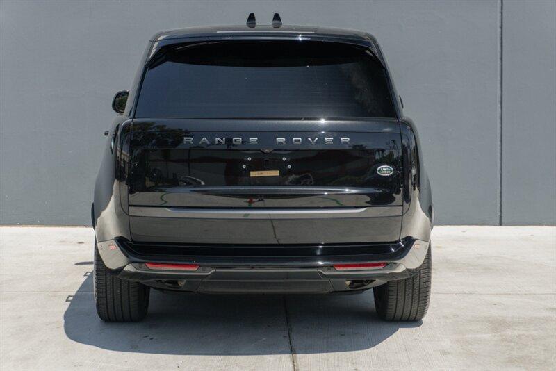 2023 Land Rover Range Rover SE photo 7
