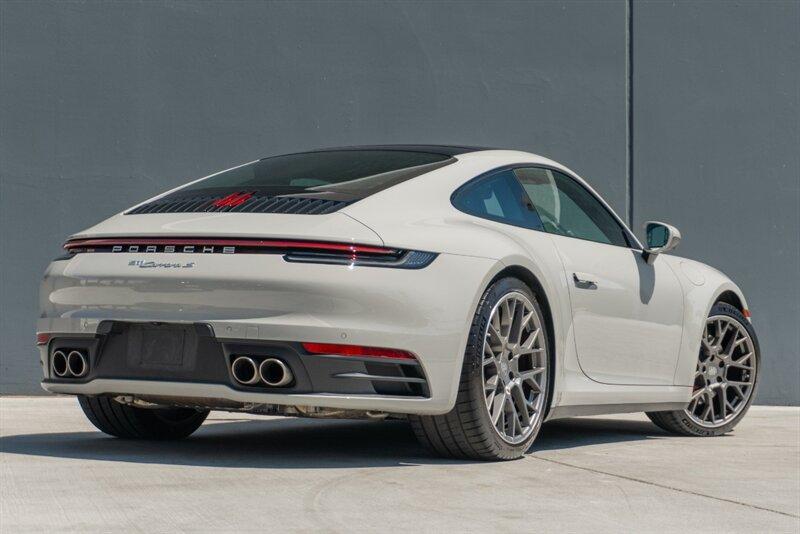 2024 Porsche 911 4S 4 GTS photo 2