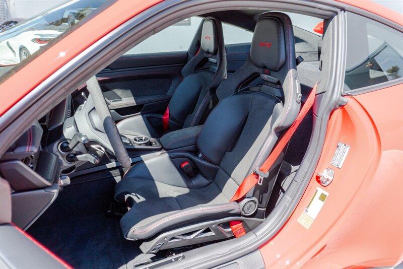 2025 Porsche 911 GT3 Touring photo 10