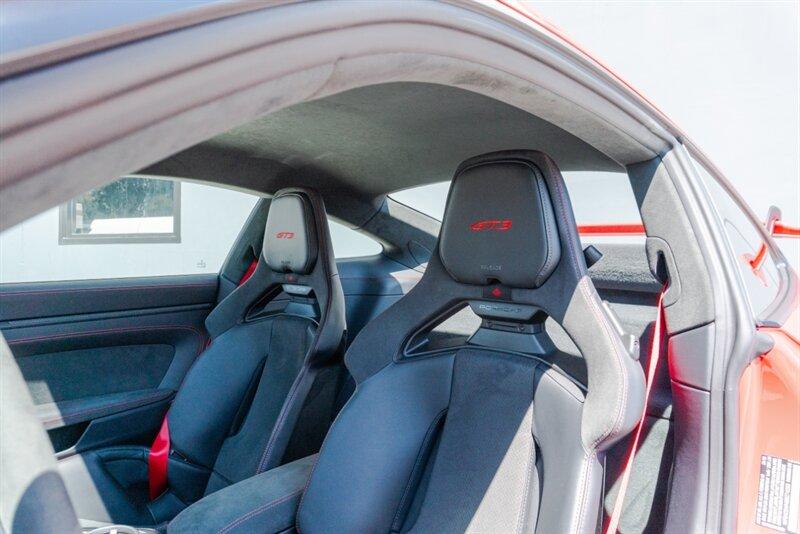 2025 Porsche 911 GT3 Touring photo 11