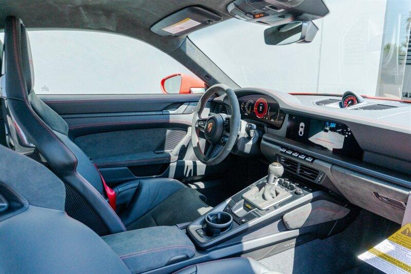 2025 Porsche 911 GT3 Touring photo 12