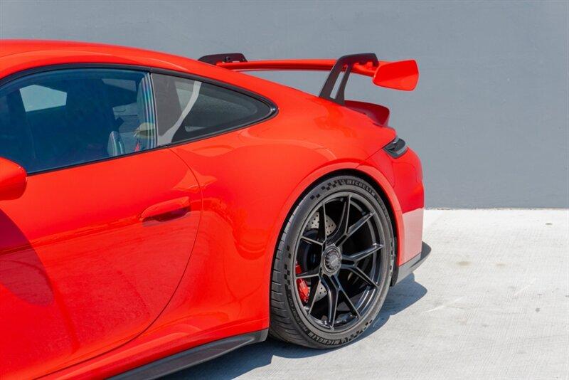 2025 Porsche 911 GT3 Touring photo 23