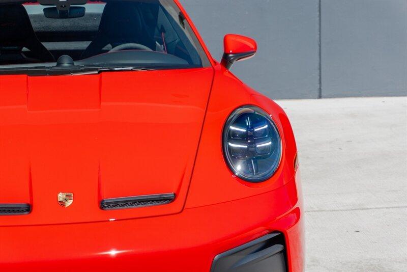 2025 Porsche 911 GT3 Touring photo 24