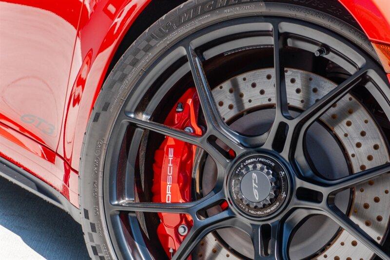 2025 Porsche 911 GT3 Touring photo 34