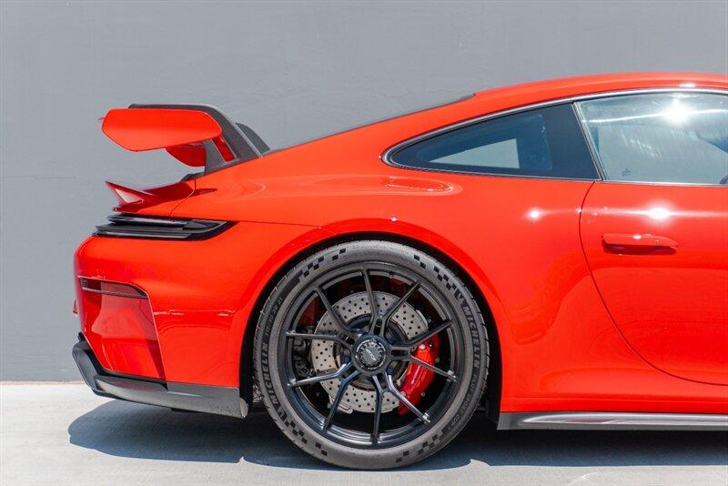 2025 Porsche 911 GT3 Touring photo 37
