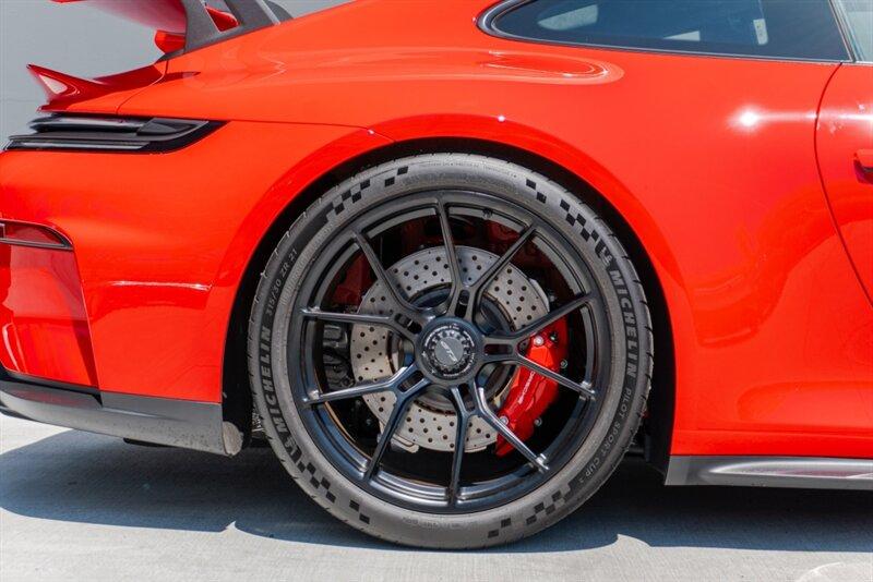 2025 Porsche 911 GT3 Touring photo 38