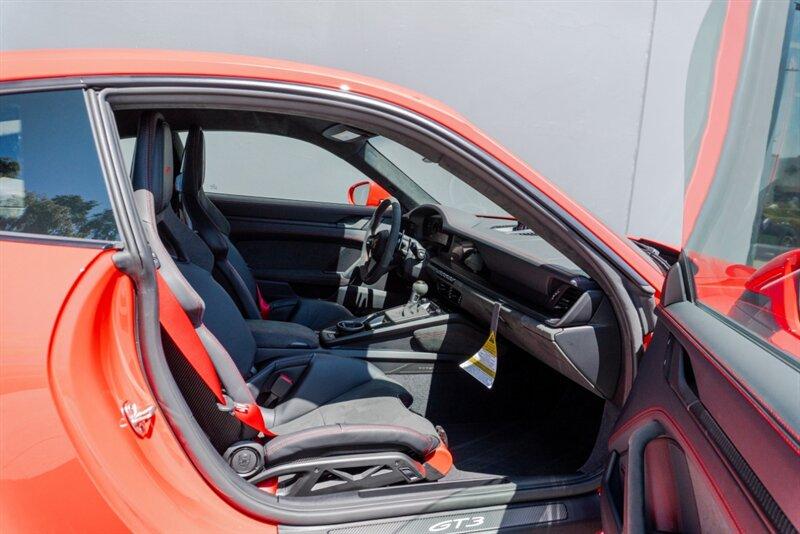 2025 Porsche 911 GT3 Touring photo 60