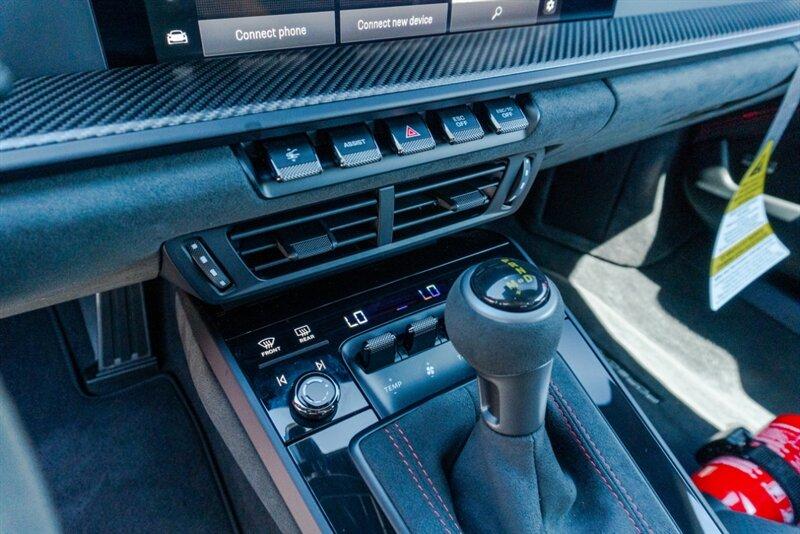2025 Porsche 911 GT3 Touring photo 68