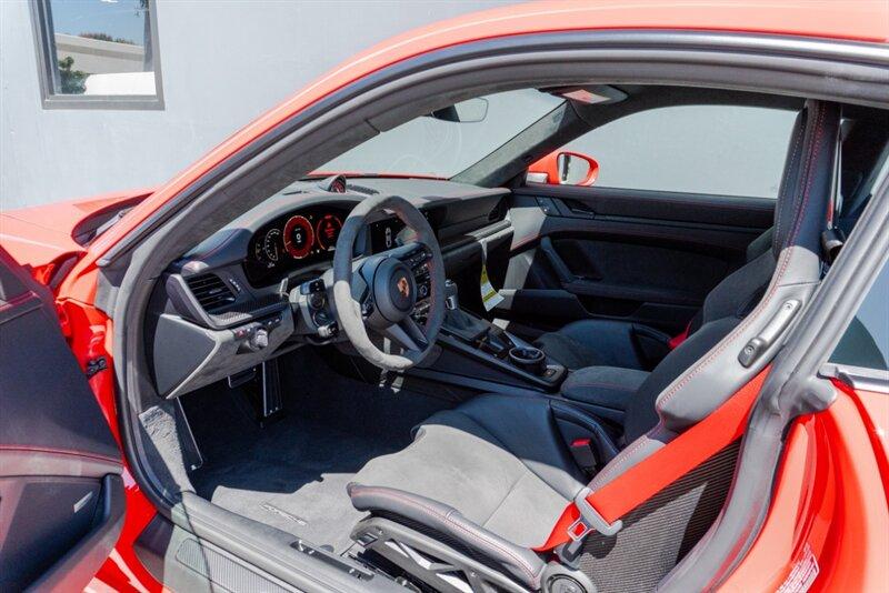 2025 Porsche 911 GT3 Touring photo 9