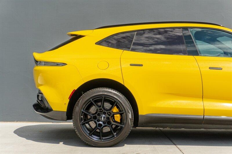 2021 Aston Martin DBX AM8 photo 33