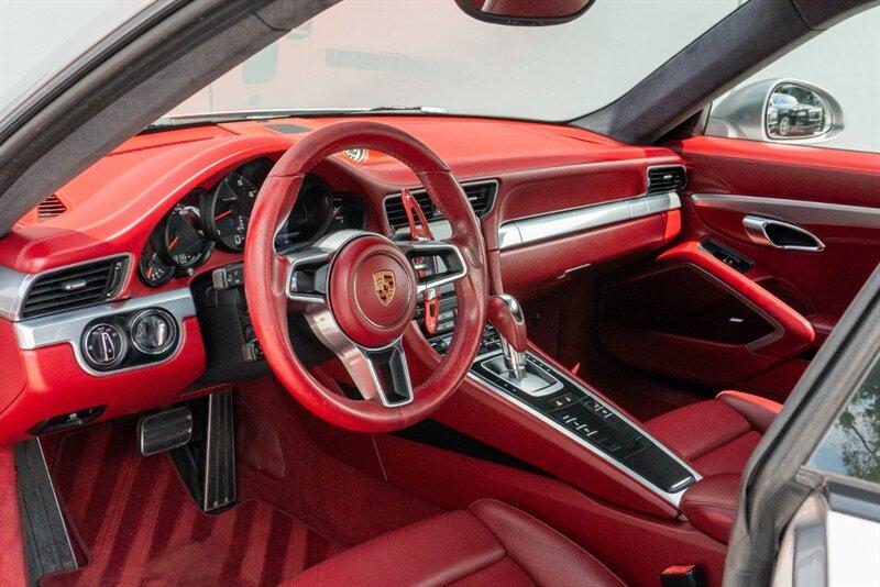 2017 Porsche 911 photo 12