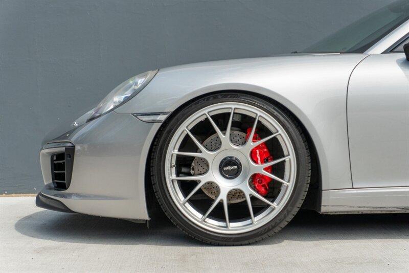 2017 Porsche 911 photo 14