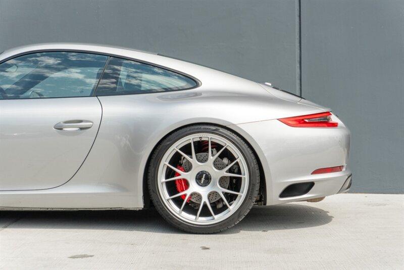 2017 Porsche 911 photo 15
