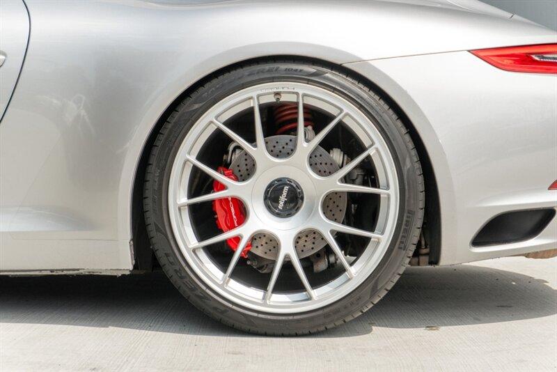 2017 Porsche 911 photo 16