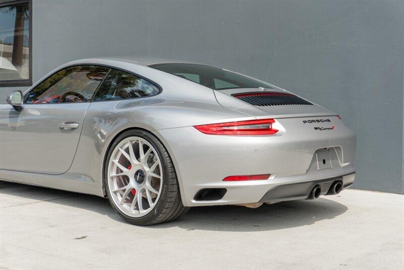 2017 Porsche 911 photo 17