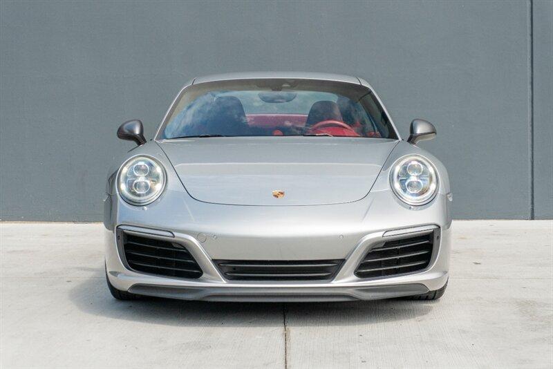 2017 Porsche 911 photo 2