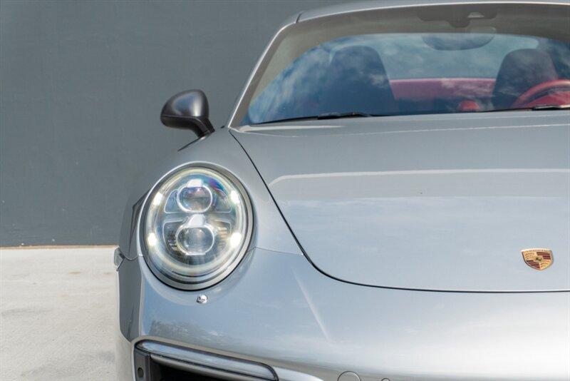 2017 Porsche 911 photo 20