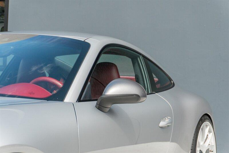 2017 Porsche 911 photo 21