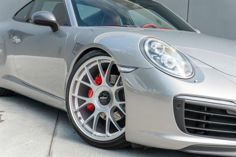 2017 Porsche 911 photo 23