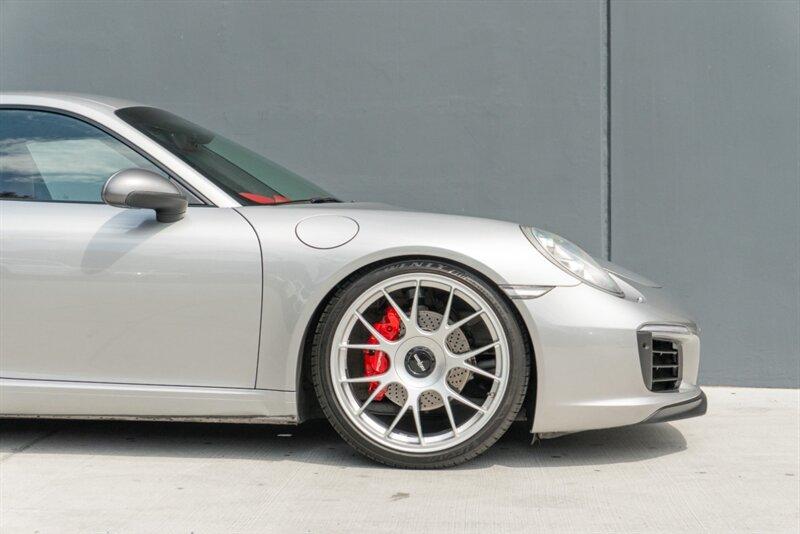 2017 Porsche 911 photo 28