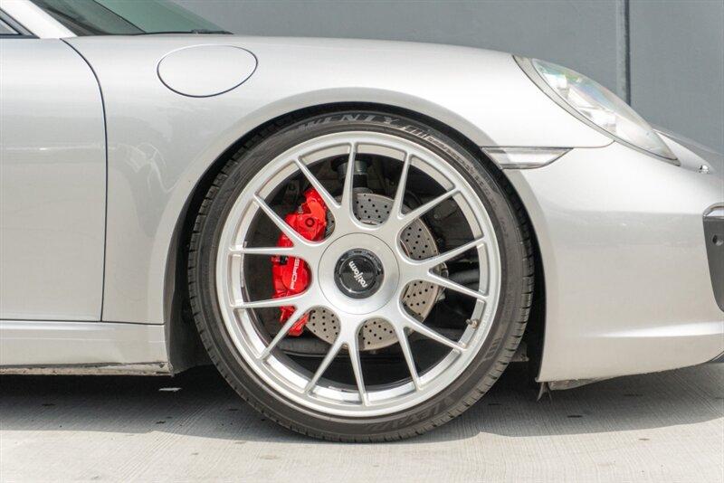 2017 Porsche 911 photo 29